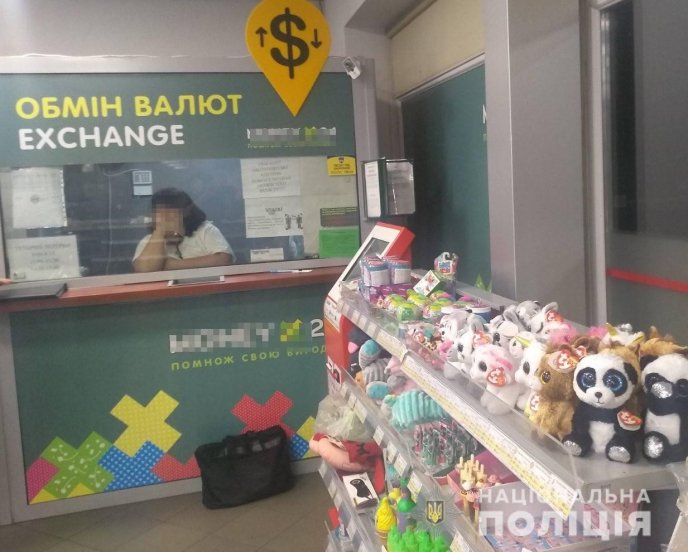 У Мукачеві на автозаправці пограбували чоловіка – 02