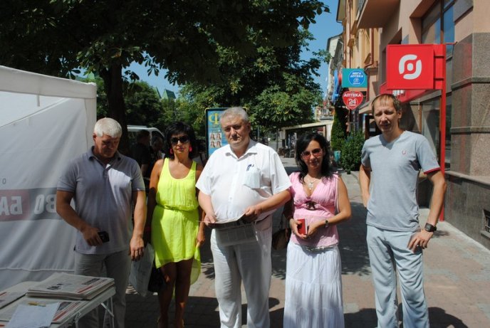 На другу річницю ув’язнення Тимошенко мукачівські опозиціонери збирали підписи до Європейського суду (ФОТО) – 10