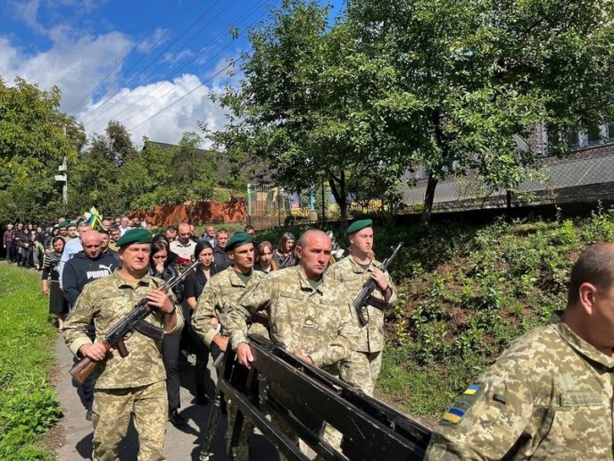 Сьогодні поховали 43-річного прикордонника, який загинув на війні – 03 Сьогодні поховали 43-річного прикордонника, який загинув на війні – 03