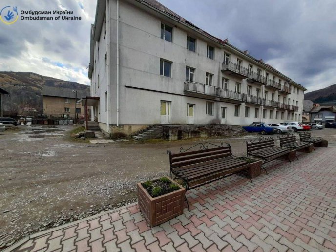 У лікарні на Закарпатті виявили критичні порушення прав людини – 01