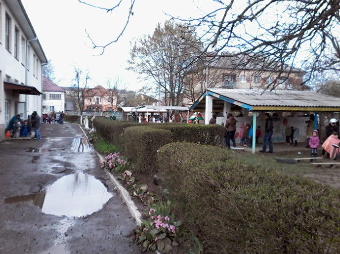 В одному із дитсадків Мукачева трапилась пожежа. Всіх дітей евакуйовано (ФОТО) – 01