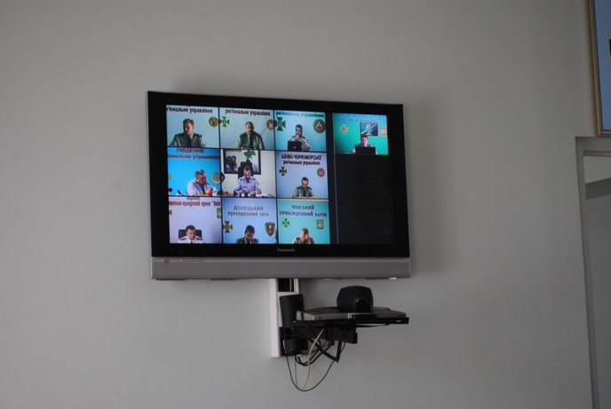 Мукачівські прикордонники разом зі своїми колегами та туроператорами обговорили нові правила перетину кордону для туристів – 01