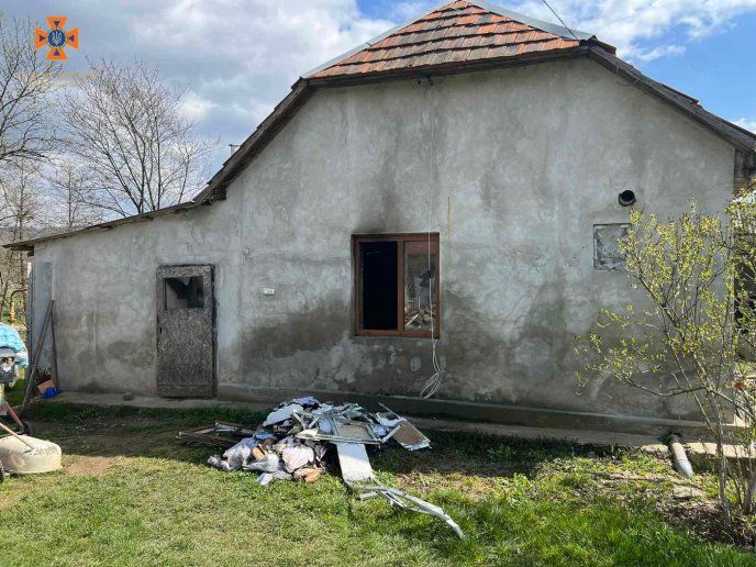 Жінка збиралася до церкви і забула вимкнути праску: трапилась біда – 04 Жінка збиралася до церкви і забула вимкнути праску: трапилась біда – 04