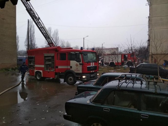 В Ужгороді горів гуртожиток – 06