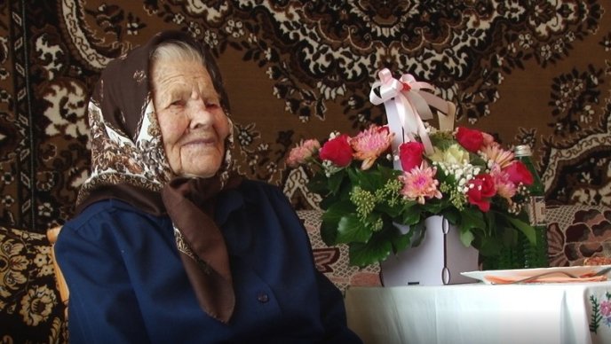 На Мукачівщині привітали жінку, якій виповнилося 100 років – 01