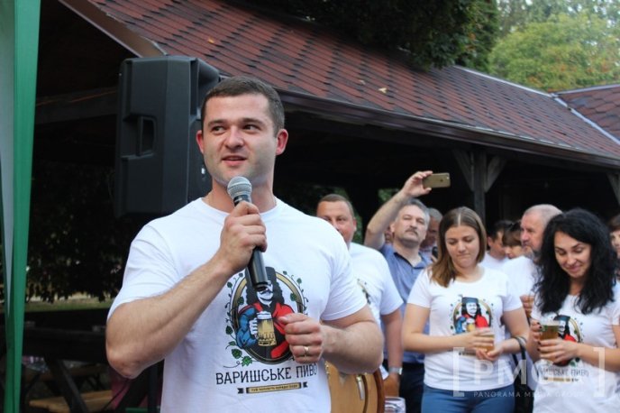 У Мукачеві фестиваль "Варишське пиво" відкрили флешмобом – 03