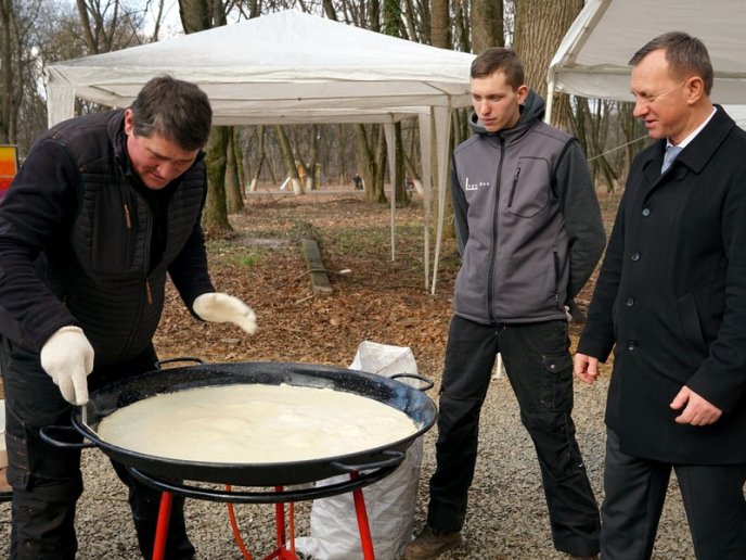 Фестиваль млинців в Ужгороді: чим цьогоріч дивують гостей – 19