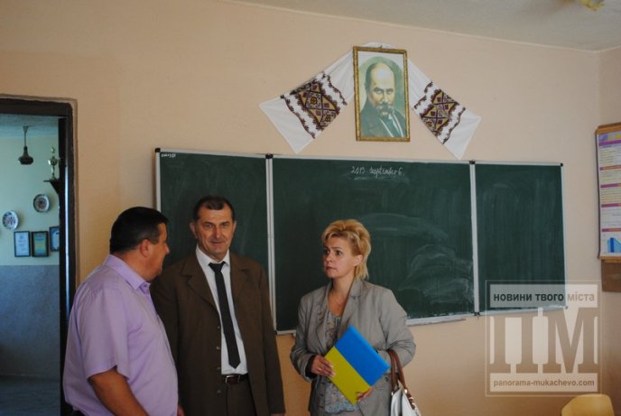 Баркасівська ЗОШ отримала від керівництва району сертифікат на новий комплект спортобладнання (ФОТО) – 01