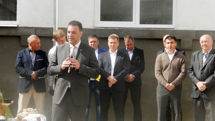 У Хусті відкрили сучасний міні-стадіон – 05