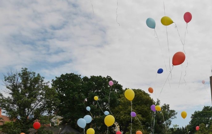 Загальноміський парад випускників відбувся і в Ужгороді – 01