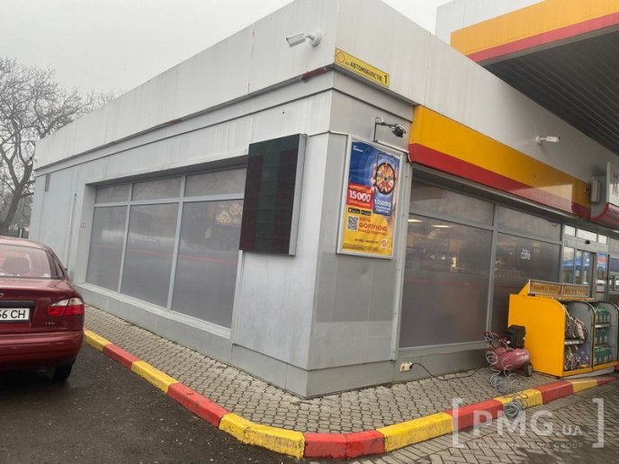 Черги на АЗС і біля банкоматів: що відбувається в Мукачеві після оголошення воєнного стану – 03