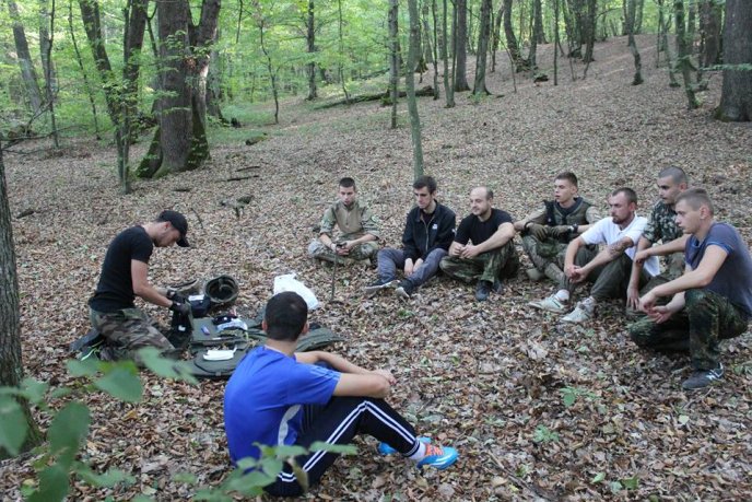 На Закарпатті добровольці провели бойовий вишкіл – 01