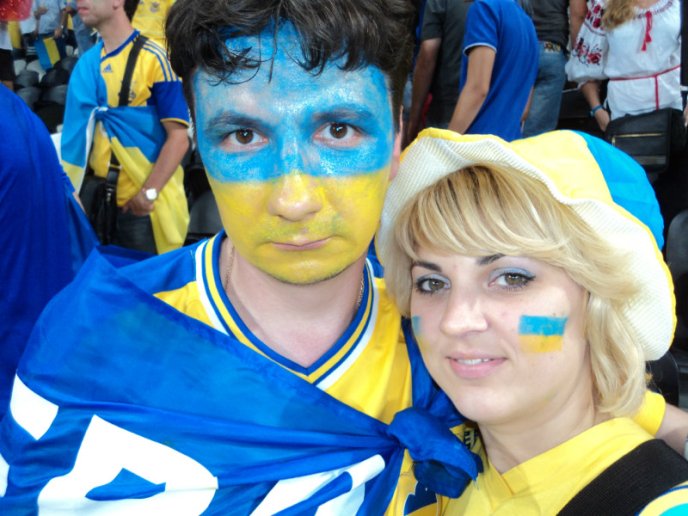 Мукачівські вболівальники підтримували футбольну збірну України в Донецьку (ФОТОРЕПОРТАЖ) – 16