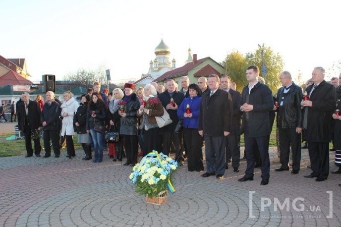 У третю річницю Євромайдану мукачівці вшанували пам’ять Героїв Небесної Сотні – 05