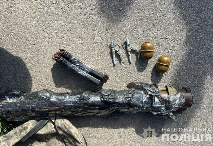 В одному з сіл Мукачівської ТГ затримали торговця зброєю – 03 В одному з сіл Мукачівської ТГ затримали торговця зброєю – 03