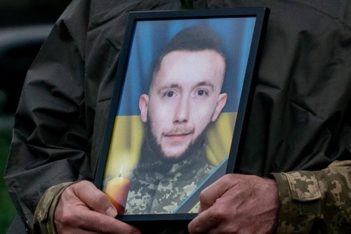 На Закарпатті поховали 27-річного військового – 01