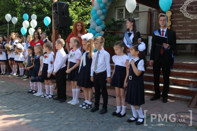 Свято останнього дзвоника відзначили у Мукачівській ЗОШ №13 – 33