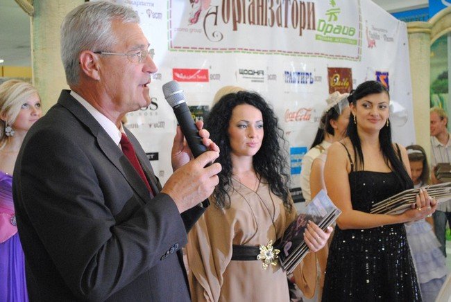 Благодійний показ мод - 2011: все, що залишилось за кадром (ФОТО,ВІДЕО)  – 21