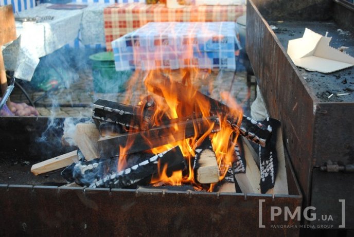День Святого Мартина у Мукачеві: ціни на вино, шашлик та інші смаколики – 09