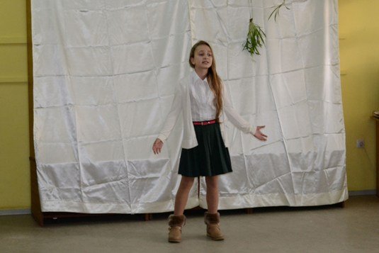 Вихованці тячівської "Парасольки" дарували щасливі серця (ФОТО) – 01