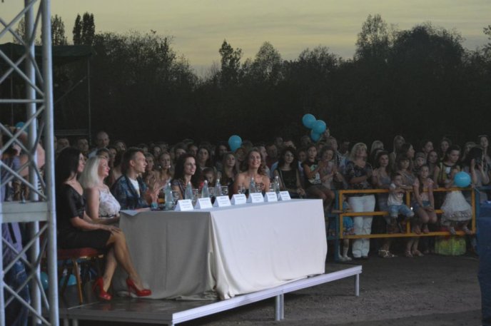 Іршавчанка Галина Ракущинець стала володаркою титулу "Міс Закарпаття – 2015" – 06