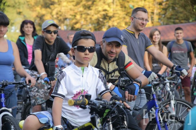 Миттєвості велозаїзду у Мукачеві: фоторепортаж із "Літньої зустрічі цімборів" – 26