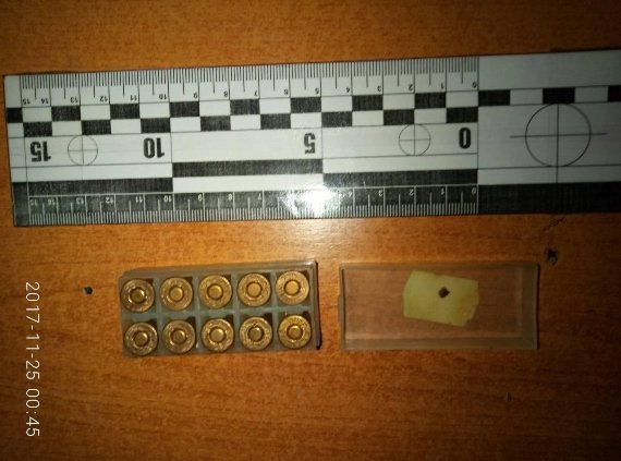 Чоловіки зі Львівщини намагалися ввезти на Закарпаття наркотики, набої та відмички – 03