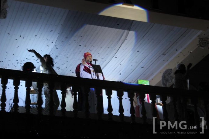 У Мукачеві засяяли вогні головної новорічної ялинки міста – 20