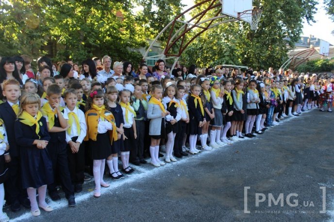 Свято Першого дзвоника відзначили у Мукачівській ЗОШ №1 ім. Пушкіна – 05