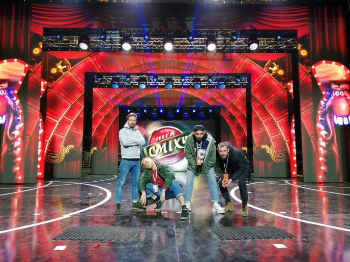 Команда з Ужгорода потрапила у шоу "Ліга сміху" – 03