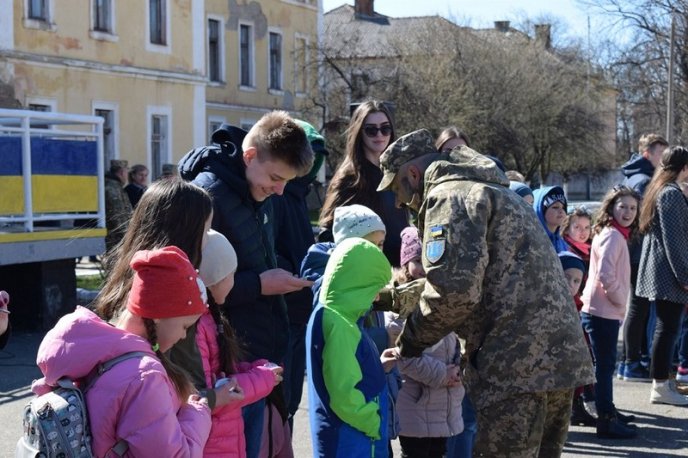 У трьох містах Закарпаття зустрічали бійців 128-ї бригади – 05