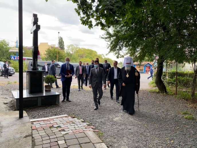 Володимир Зеленський зустрівся з Владикою Феодором в Ужгороді – 02