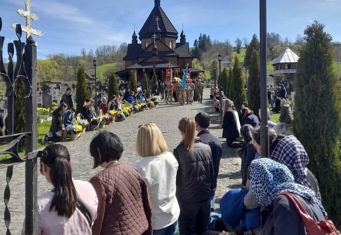 У гірському селі на Закарпатті попрощались із загиблим захисником – 03