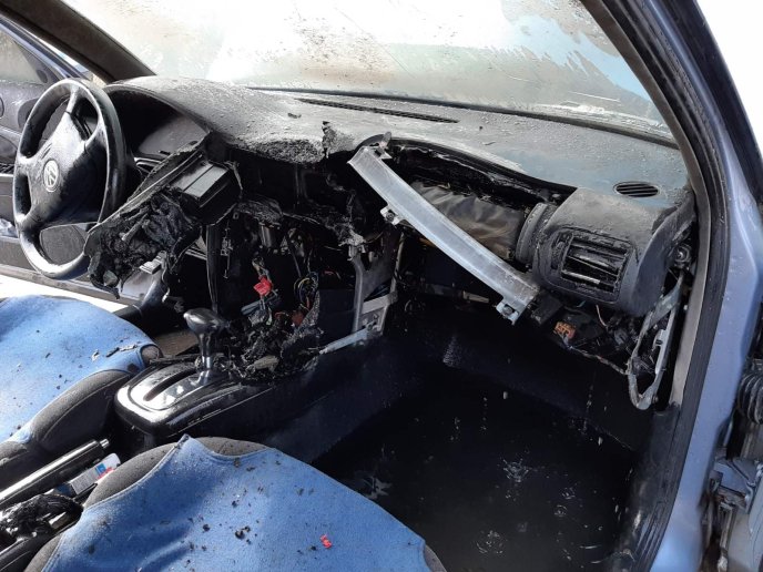 У Виноградові горів автомобіль – 02