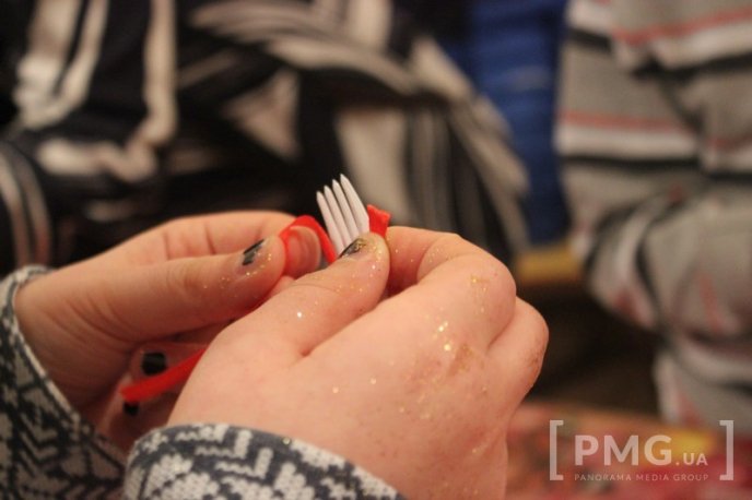 У Мукачеві діти власноруч робили валентинки військовим – 08