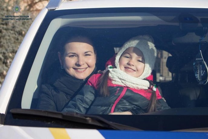 Як діти закарпатським патрульним колядували – 05