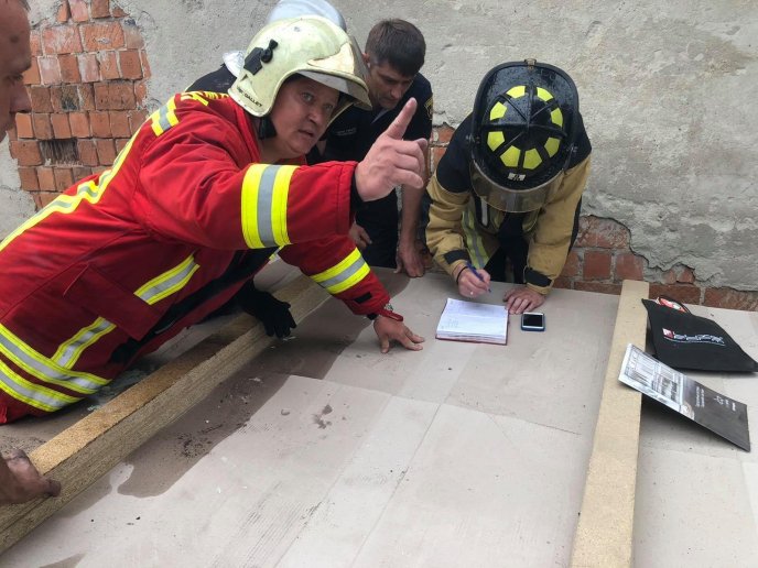 В Хусті масштабна пожежа: оприлюднено відео з місця події – 07 В Хусті масштабна пожежа: оприлюднено відео з місця події – 07