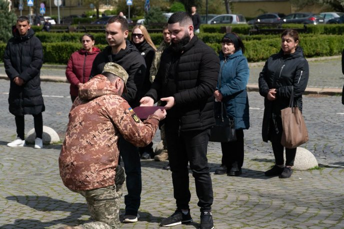 На Закарпатті сьогодні попрощалися з полеглим Героєм – 04