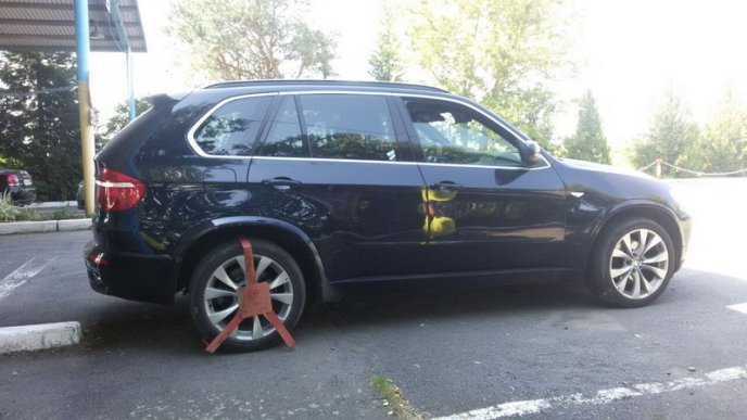 Два угорці перетинали кордон на крадених машинах – 01