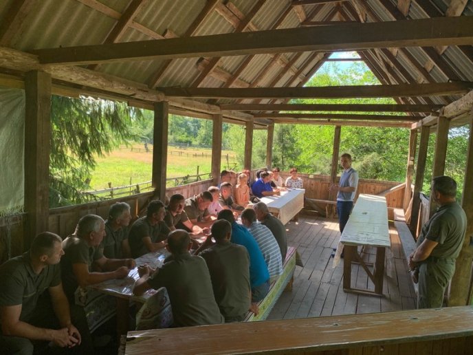 "Необхідно ремонтувати школи, дитячі садочки, амбулаторії", – Валерій Лунченко поспілкувався із закарпатцями – 18