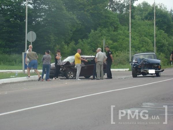 На виїзді з Мукачева у ДТП потрапили два автомобілі "ВАЗ" – 03