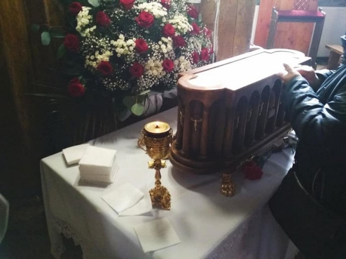 В Ужгород привезли мощі одного з найбільших святих XX століття – 03