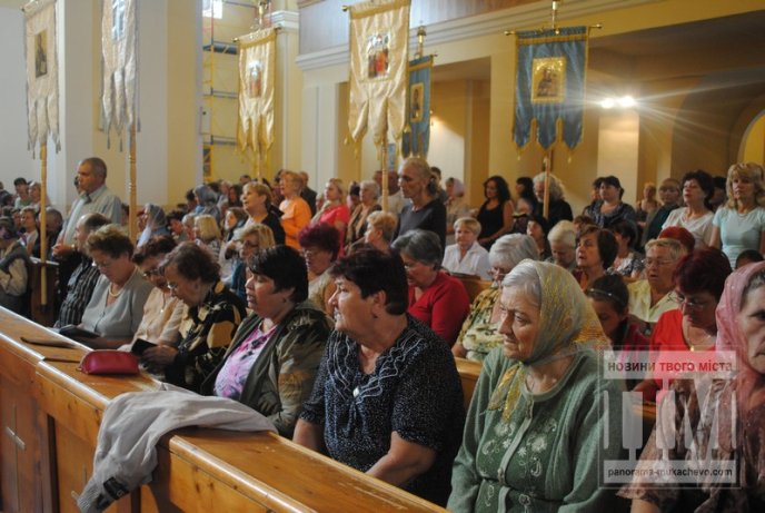 До Мукачева завітали реліквії з Ватикану (ФОТОРЕПОРТАЖ) – 01