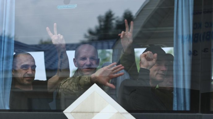 Звільнено ще 303 захисників — Україна завершила масштабний обмін полоненими – 06