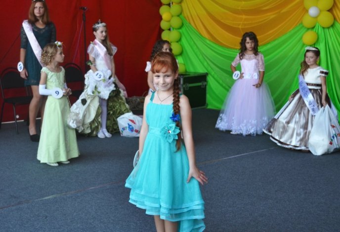 У Тячеві визначили найгарнішу дівчину міста – 02