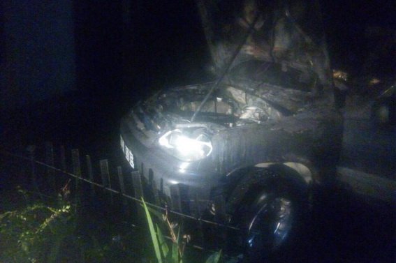 У закарпатця серед ночі згоріло авто. Поліцейські підозрюють підпал – 01