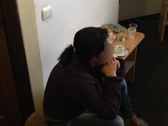 В одному із готелів Мукачева затримали сутенера, який зводив повій з клієнтами – 04