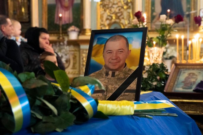 У Мукачеві поховали 53-річного Героя – 02