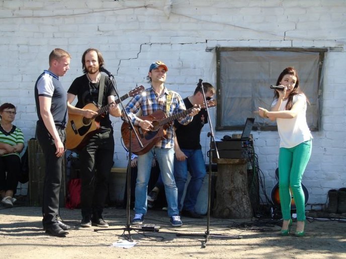 Музиканти з Києва та Хмельниччини виступили перед бійцями 128-ої бригади – 07