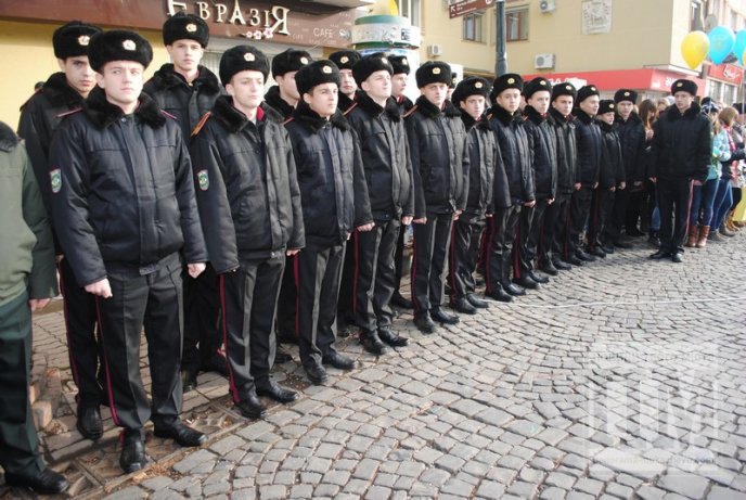 У Мукачеві з оплесками зустрічали героїв-бійців 128-ої бригади (ФОТОРЕПОРТАЖ) – 05